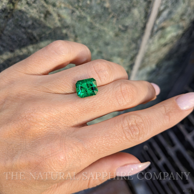 Loose Emerald - Radiant 4.07 Ct. - #E6314 | The Natural Emerald Company