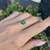 1.45 Ct. Cabochon Emerald from Colombia Life Style