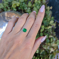 1.45 Ct. Cabochon Emerald from Colombia Life Style