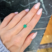 1.08 Ct. Emerald from Colombia Life Style