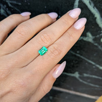 1.04 Ct. Emerald from Colombia Life Style
