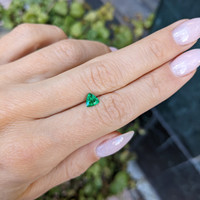 0.39 Ct. Emerald from Colombia Life Style