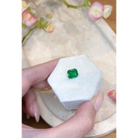 2.75 Ct. Emerald from Zambia Life Style