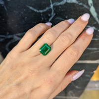 4.69 Ct. Emerald from Ethiopia Life Style