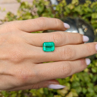 4.58 Ct. Emerald from Colombia Life Style