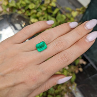 4.58 Ct. Emerald from Colombia Life Style