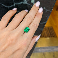 2.93 Ct. Emerald from Colombia Life Style