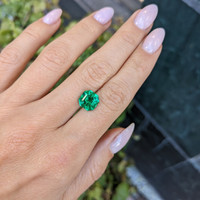 2.68 Ct. Emerald from Colombia Life Style