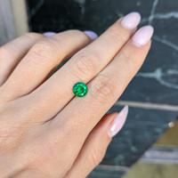 1.05 Ct. Emerald from Afghanistan Life Style