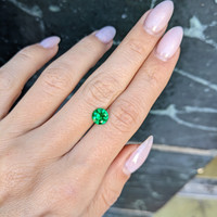 0.93 Ct. Emerald from Afghanistan Life Style