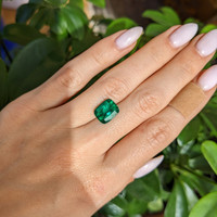 3.29 Ct. Emerald from Afghanistan Life Style