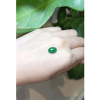 2.71 Ct. Cabochon Emerald from Zambia Life Style