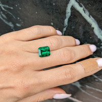 4.00 Ct. Emerald from Colombia Life Style