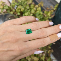 2.53 Ct. Emerald from Zambia Life Style