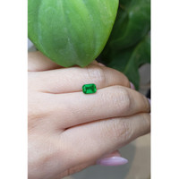 0.95 Ct. Emerald from Afghanistan Life Style