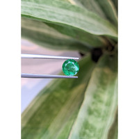 2.08 Ct. Emerald from Zambia Life Style