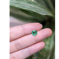 1.09 Ct. Emerald from Zambia Life Style