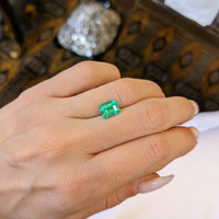 1.78 Ct. Emerald from Colombia Life Style