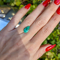 2.23 Ct. Emerald from Colombia Life Style