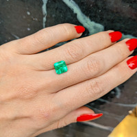 2.87 Ct. Emerald from Colombia Life Style