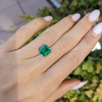 2.75 Ct. Emerald from Zambia Life Style