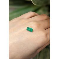 1.57 Ct. Emerald from Colombia Life Style