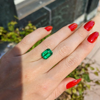 4.67 Ct. Emerald from Zambia Life Style