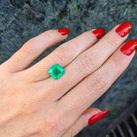 2.73 Ct. Emerald from Ethiopia Life Style