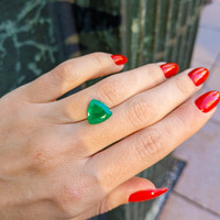 3.25 Ct. Emerald from Brazil Life Style