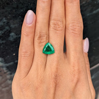 3.25 Ct. Emerald from Brazil Life Style