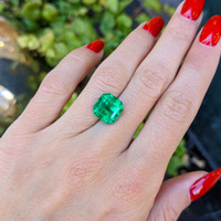 5.13 Ct. Emerald from Colombia Life Style