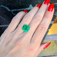 5.13 Ct. Emerald from Colombia Life Style
