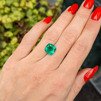 2.85 Ct. Emerald from Zambia Life Style