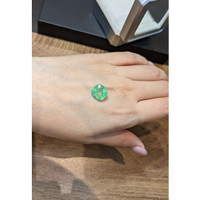 4.95 Ct. Emerald from Colombia Life Style