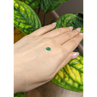 0.47 Ct. Emerald from Afghanistan Life Style