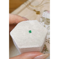 0.12 Ct. Emerald from Afghanistan Life Style