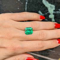 4.20 Ct. Emerald from Colombia Life Style
