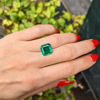4.26 Ct. Emerald from Colombia Life Style