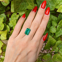 4.50 Ct. Emerald from Colombia Life Style