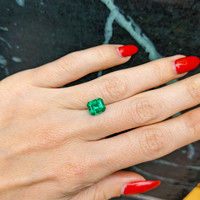 1.89 Ct. Emerald from Colombia Life Style