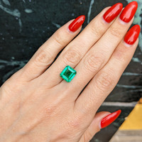 2.60 Ct. Emerald from Colombia Life Style