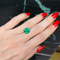 3.01 Ct. Emerald from Colombia Life Style