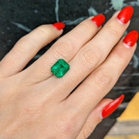 3.30 Ct. Emerald from Colombia Life Style