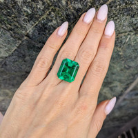 18.05 Ct. Emerald from Colombia Life Style