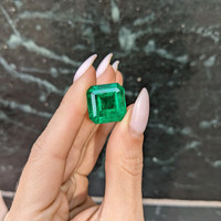 22.60 Ct. Emerald from Colombia Life Style
