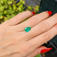 1.69 Ct. Emerald from Colombia Life Style