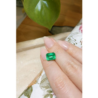 3.18 Ct. Emerald from Russia Life Style