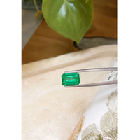 5.01 Ct. Emerald from Russia Life Style
