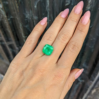 5.70 Ct. Emerald from Colombia Life Style