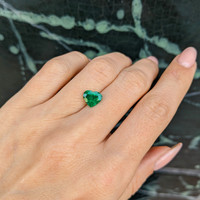 1.22 Ct. Emerald from Colombia Life Style